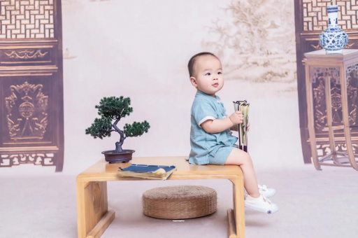 开平孕妇肚子上的黑线